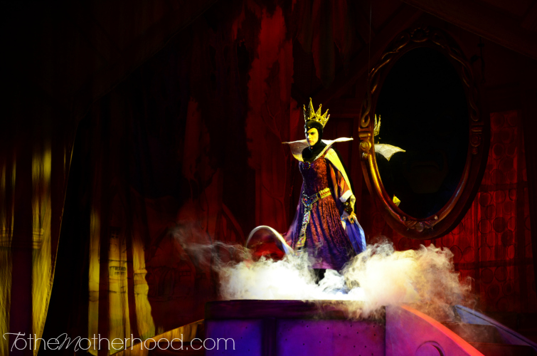 Disney Live Three Classic Fairytales Evil Queen