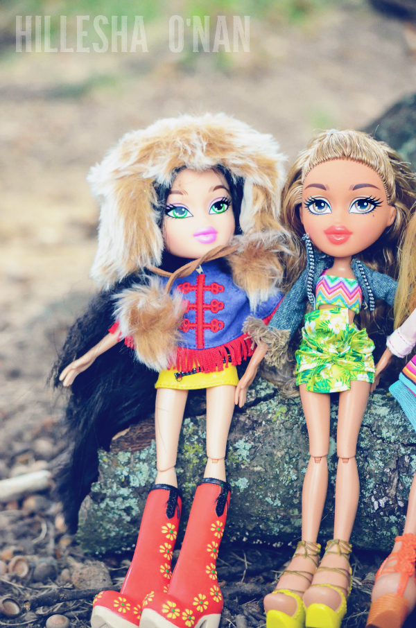2015 Bratz Doll Clothes Jade’s Original Study Abroad Russia Pink & Green Top 