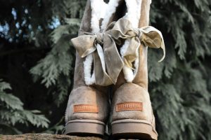 Marleylilly Sherpa Tie Booties